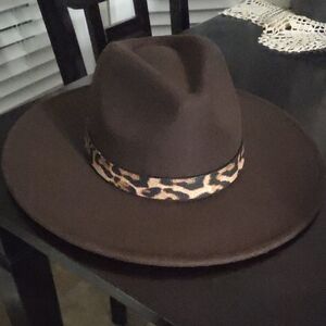Stylish Brown Fedora with Leopard Band